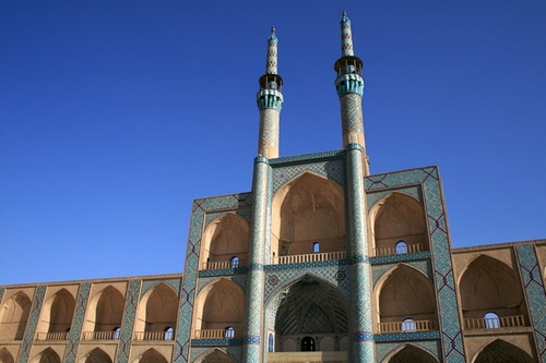iran-desert-blue-yazd-mosque-sky