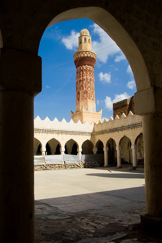 jibla-mosque-minaret-sanaa-yemen